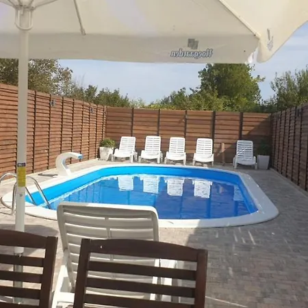 Hotel Hunting House *